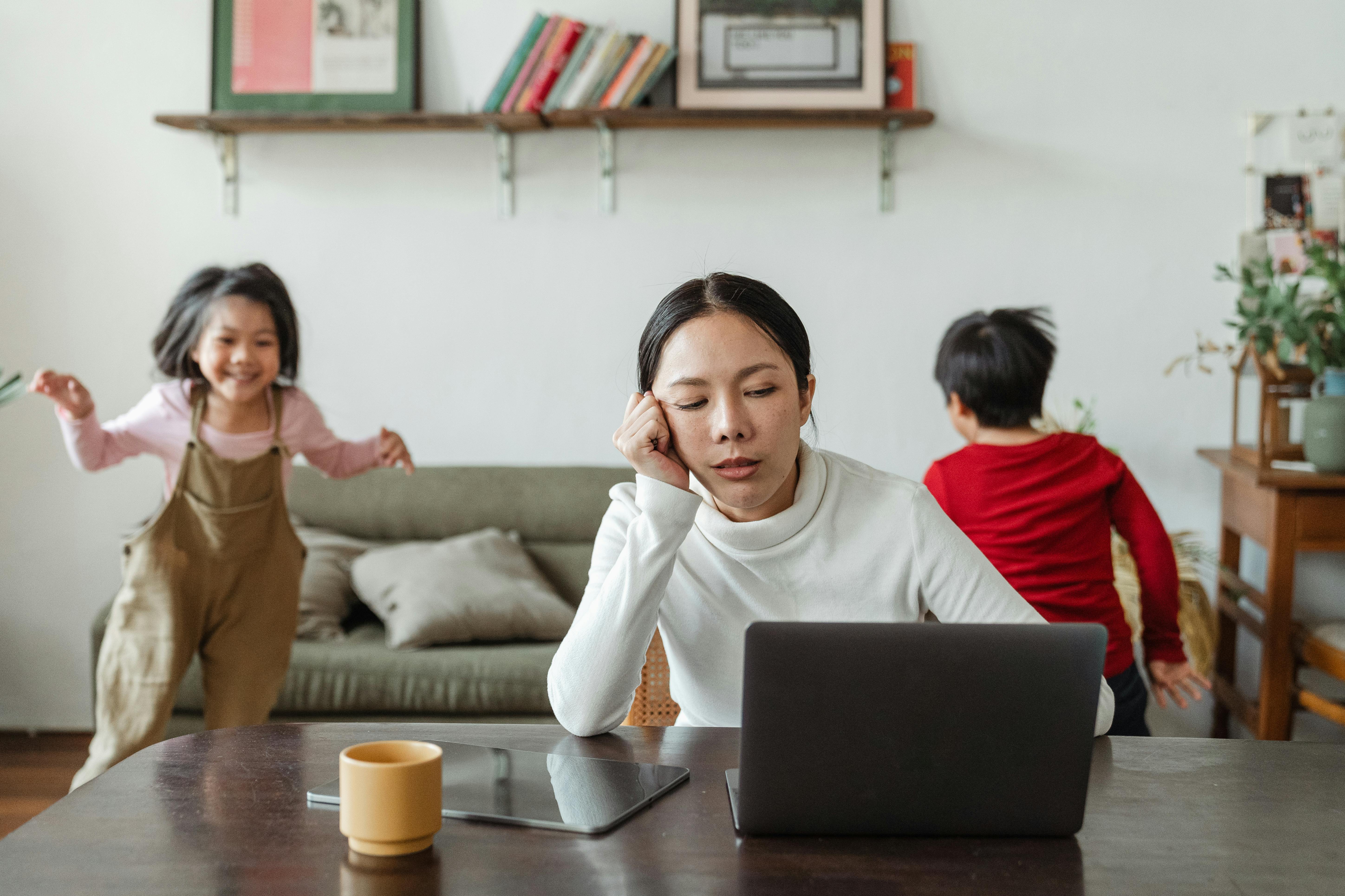maman épuisée, charge mentale, mental surchargé, surmenage, manque d’énergie, journées sans pause hypnose, hypnothérapeute, en visio, dans toute la france